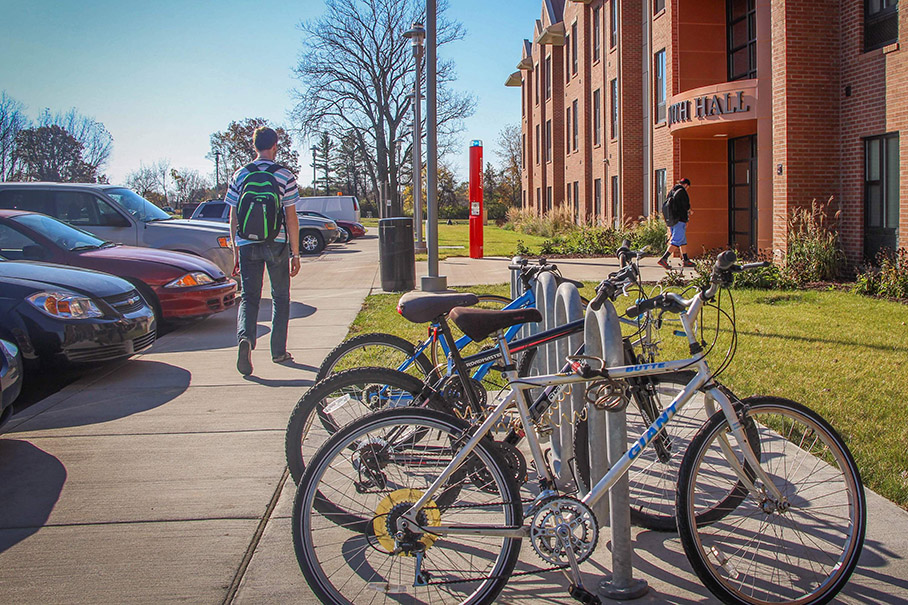 Bikes in front of Beckwith Hall on-campus housing