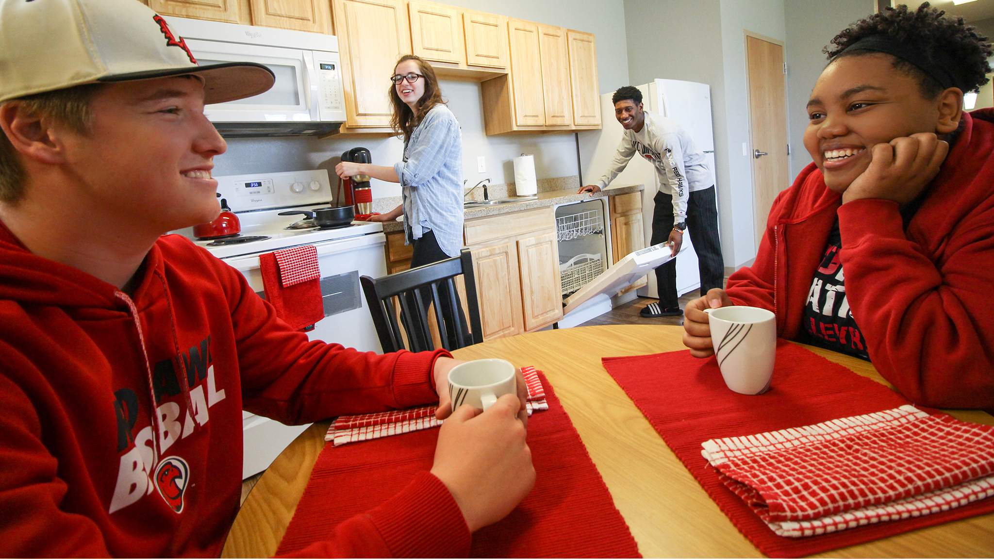 Students in Beckwith hall kitchen