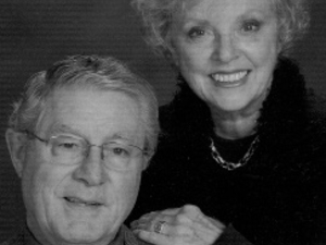 Black and white image of Stephen and Carol Sizer.